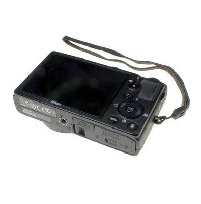 NIKON COOLPIX P310 | دوربین کاملا سالم به همراه یک باتری اضافه و کیف و محافظ صفحه و کارت حافظه 16 گیگ